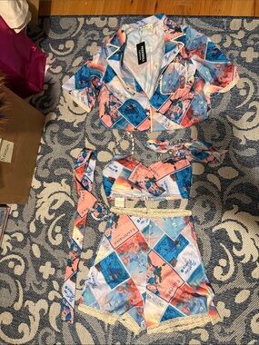 Peekskills 4 piece short set Color Postcard Print scream vacation holiday sexy f